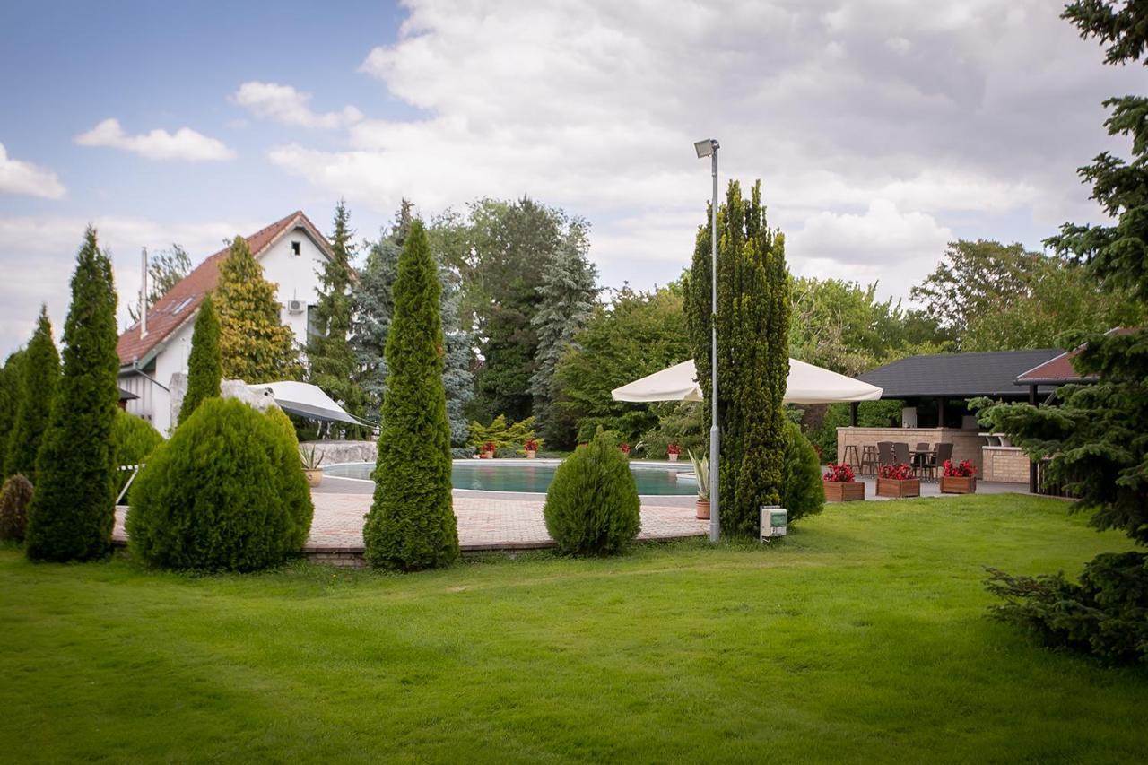 Villa Forras Vendeghaz Dunaegyhaza Exterior foto