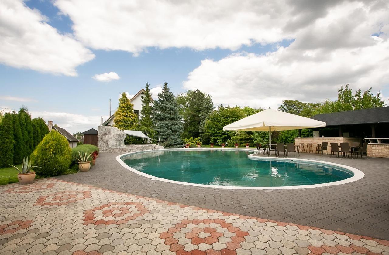 Villa Forras Vendeghaz Dunaegyhaza Exterior foto